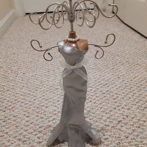 Vanity jewelry holder